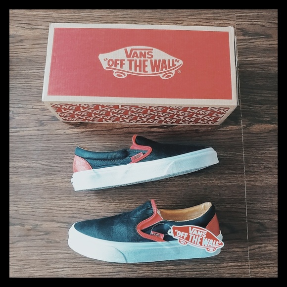 VANS CLASSIC SLIP ON CUSTOM BLACK RED 7.5 NWT NIB - Picture 7 of 7